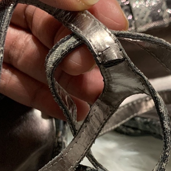 Jessica Simpson Casa Pumps Dark Pewter Stamped Metallic Snake Bow Platform Heels - Picture 12 of 14